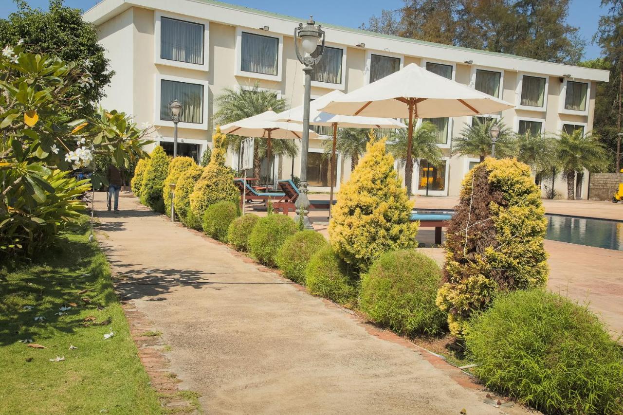 Uva Meridian Bay & Resort 4*