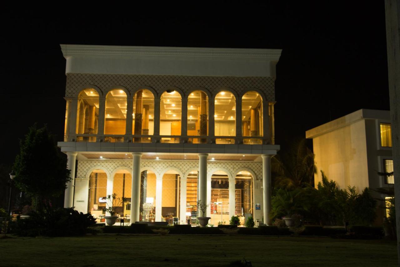 Uva Meridian Bay & Resort 4*